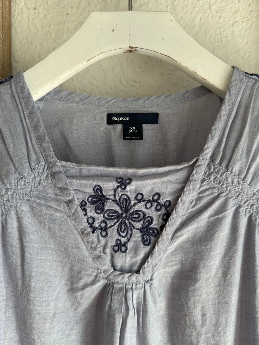 GAP Kids Chambray & Navy Embroidered Boho Peasant Top girls sz: XS or 4/5